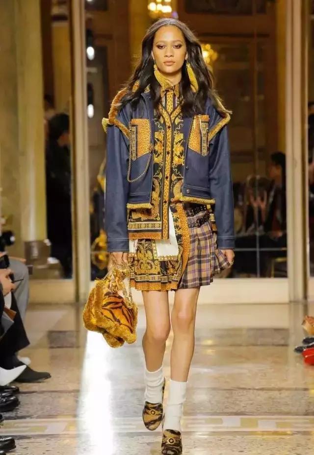 米兰时装周惊艳作品,米兰时装周高燃片段