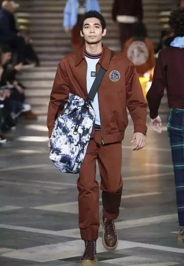 米兰时装周惊艳作品,米兰时装周高燃片段