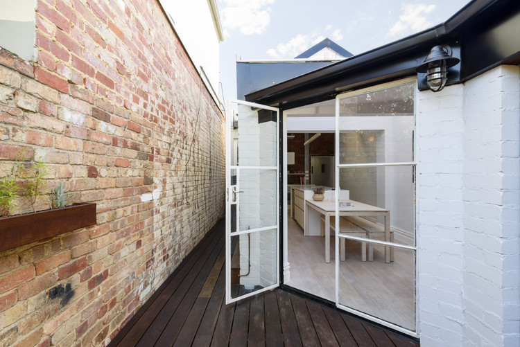 英伦风格小屋书籍,英伦小屋卧室家具图片