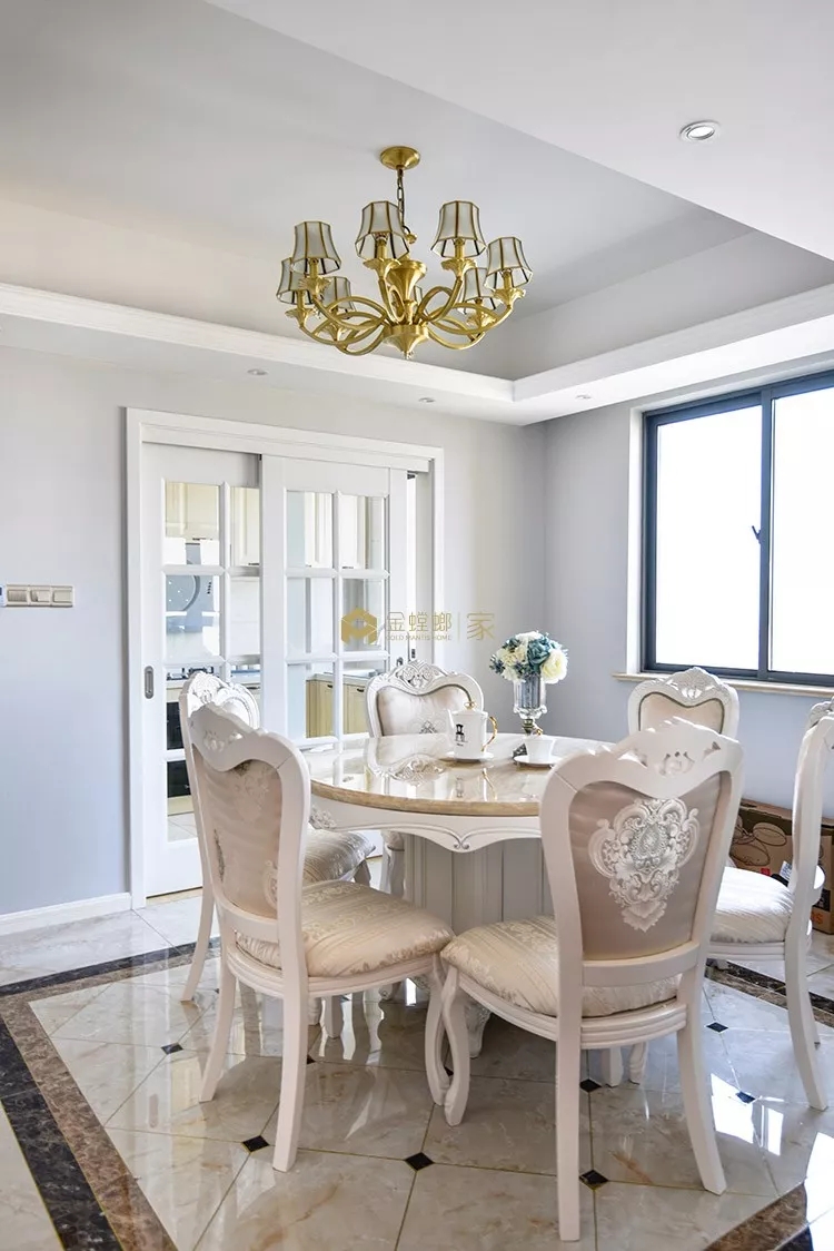 金色美缝剂提升颜值！146平欧式三居室，佛山蔚蓝湾畔业主很喜欢