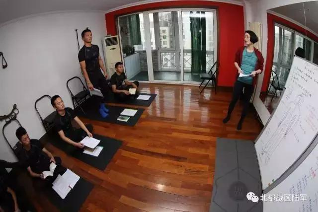 这些出色的男人们，如何谈论瑜伽？