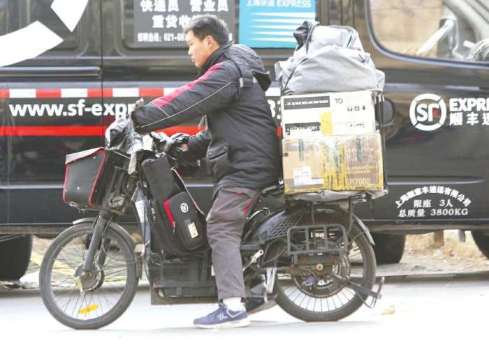 顺丰快递员一天赚13万,顺丰快递员一天一百单能赚多少