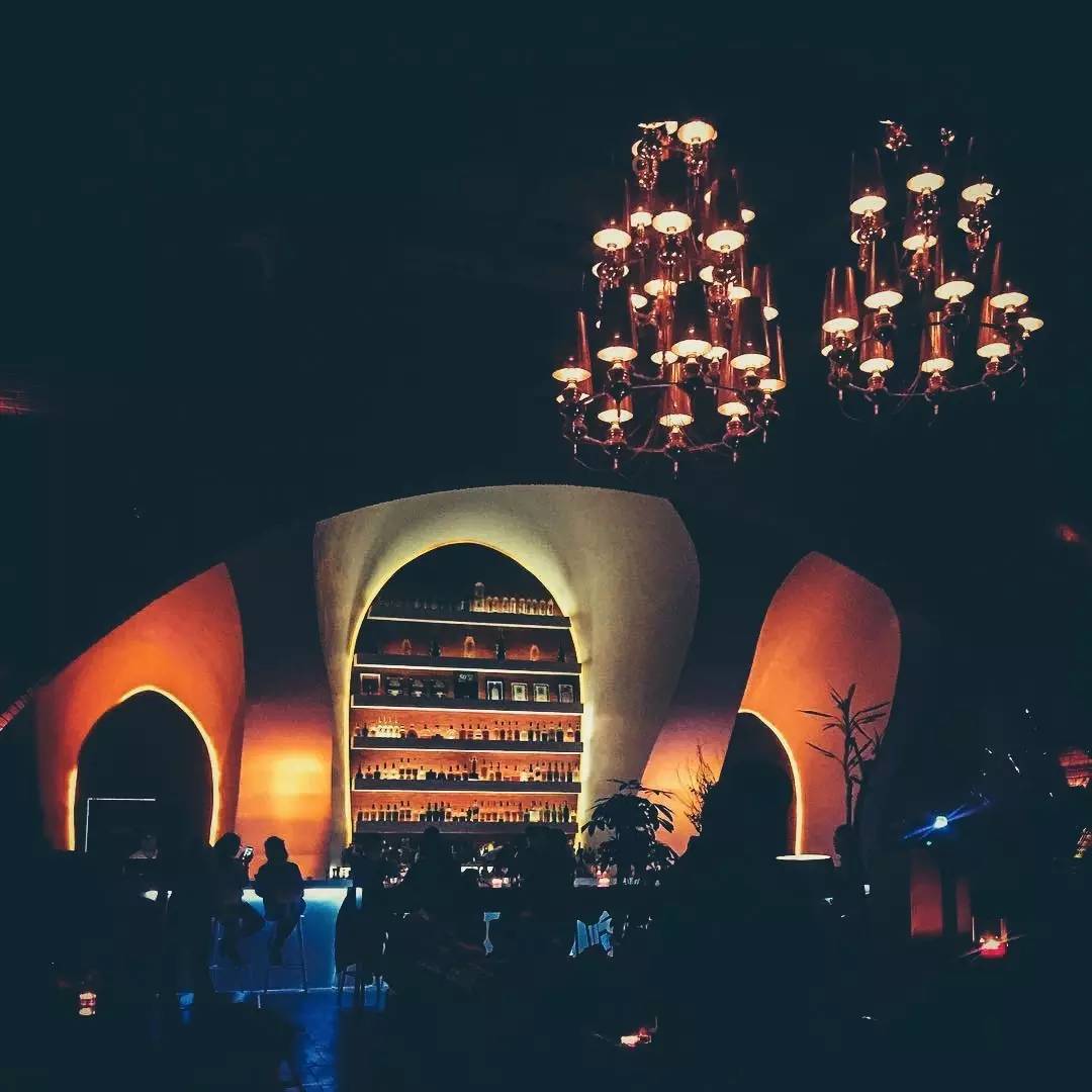 京城那些深不可测的饭局与骗局,揭秘酒馆的酒