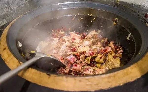 先行专栏｜情怀？自我革命？千年铸铁锅如何抓住消费升级的风口