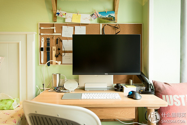 办公桌面舒适简约布局,好看的办公桌面布置