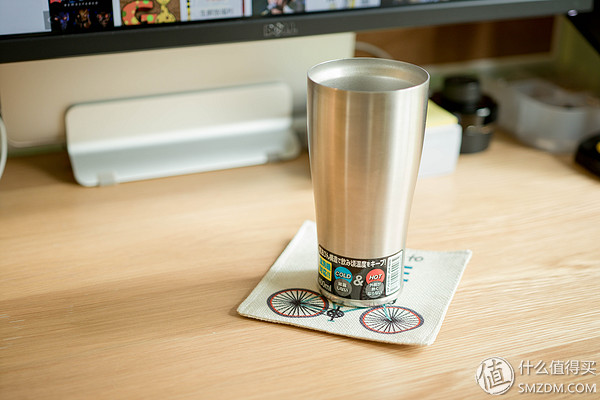 办公桌面舒适简约布局,好看的办公桌面布置