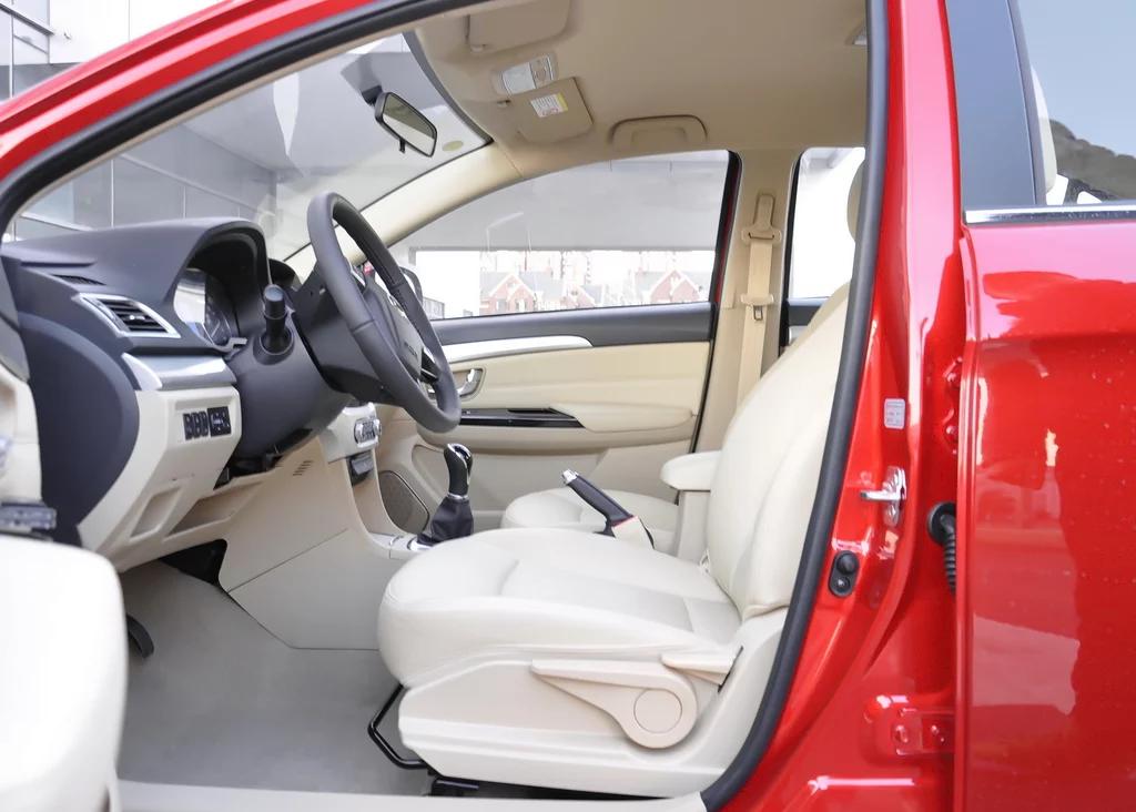 15款c30新车报价,c30二手车值得购买吗