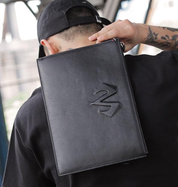 给大家推荐一款什么样的男士包,秋冬流行男士包