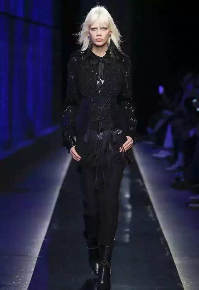 米兰时装周惊艳作品,米兰时装周高燃片段