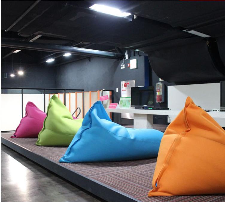 “鸭梨”过大,看懒人沙发如何帮你解压