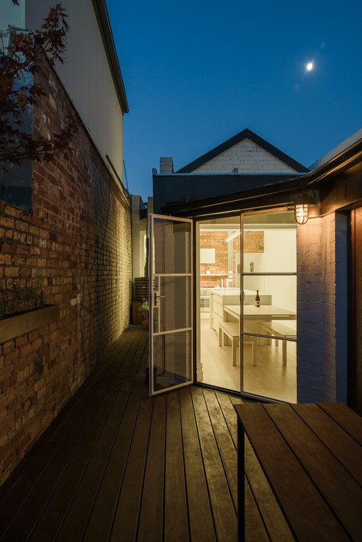 英伦风格小屋书籍,英伦小屋卧室家具图片