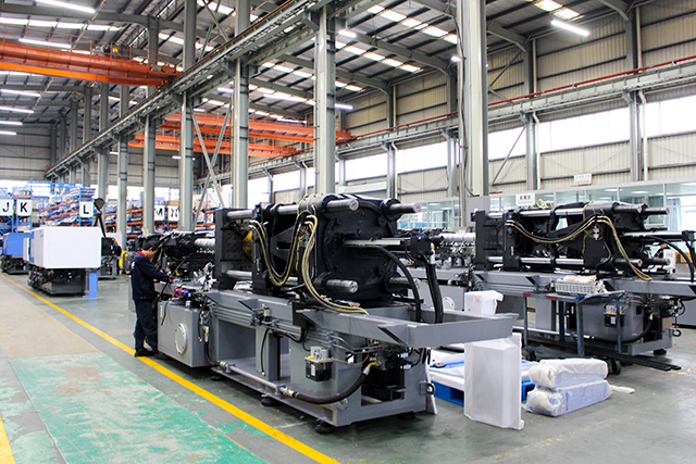 塑机企业发展趋势,宁波富强鑫塑机有限公司