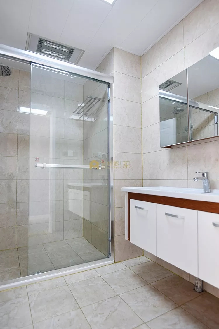 金色美缝剂提升颜值！146平欧式三居室，佛山蔚蓝湾畔业主很喜欢