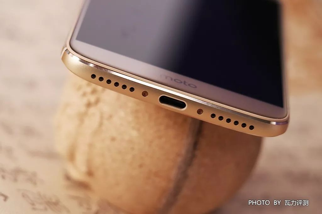 摩托罗拉MotoM手机评测耗电是软肋