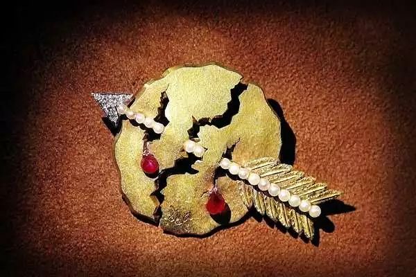 看完这5类珠宝设计,抛弃「猪精」,做维纳斯女孩吧