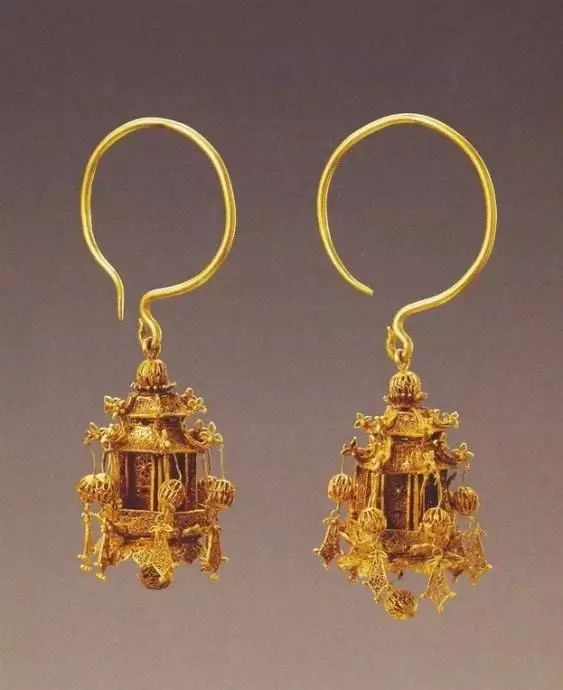 看完这5类珠宝设计,抛弃「猪精」,做维纳斯女孩吧