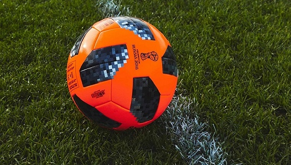 真球迷也可能没见过的雪战标志：橙色足球的怀旧故事