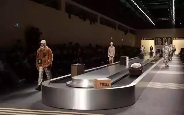 米兰时装周惊艳作品,米兰时装周高燃片段