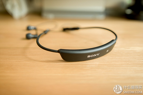 办公桌面舒适简约布局,好看的办公桌面布置