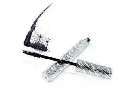 用世界上最贵的化妆品化妆,世界上最贵的指甲油