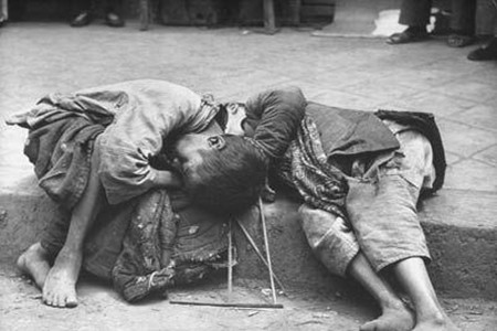 遇到快饿死的人对你呼唤求救，你是否会去救急？还是见死不救？