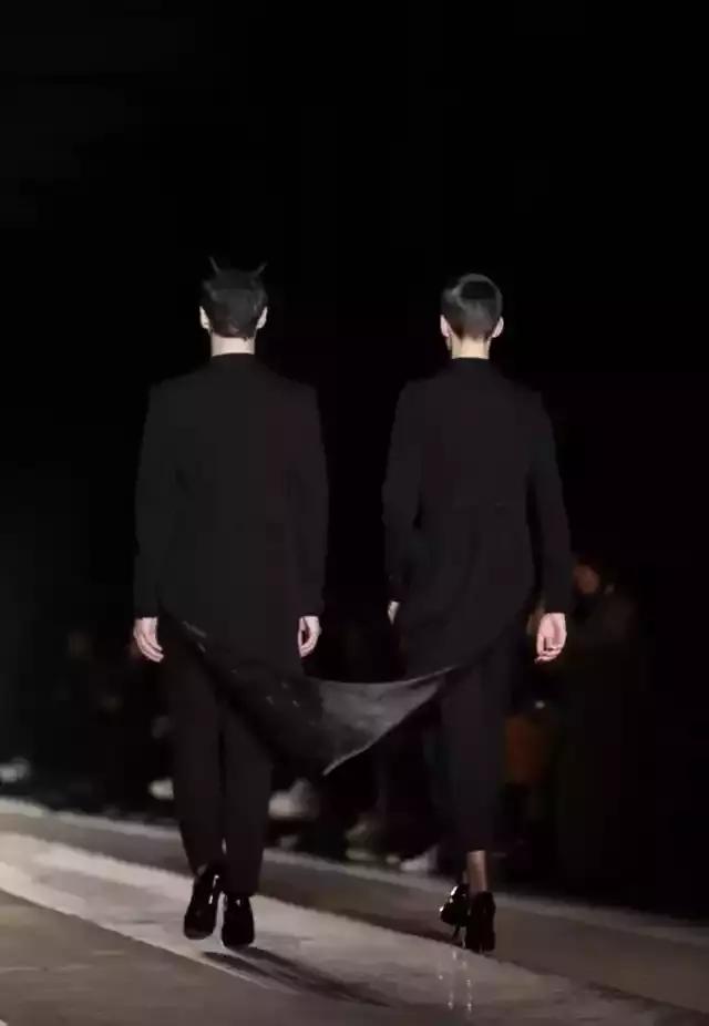 米兰时装周惊艳作品,米兰时装周高燃片段