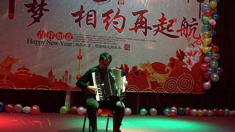 北大青鸟佳音旗舰总校电话,北大青鸟佳音旗舰总校沙河校区