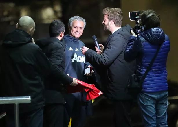 曼联续约18岁小将,曼联索尔斯克亚续约