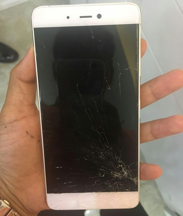 一段透明胶带+一支导电笔,大神秒破小米5S指纹识别