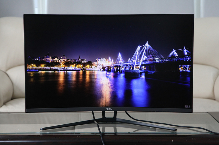 tclt32n7c显示器,tclt32m6c显示器带音响吗