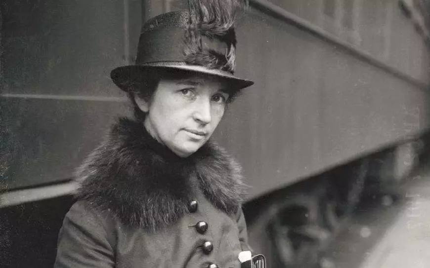 SM的*绑捆**与快感中，诞生了《神奇女侠》