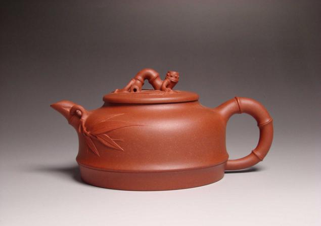 怎么鉴别一把老紫砂壶,名家的紫砂壶和普通的紫砂壶区别