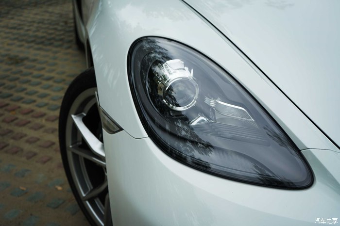 保时捷718boxster敞篷购车过程,保时捷718boxster冰雪漂移