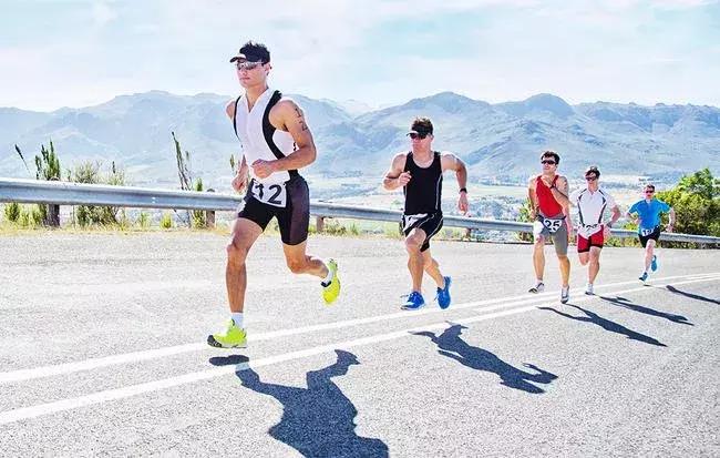 减重对马拉松成绩的影响,负重跑步能提高马拉松成绩吗