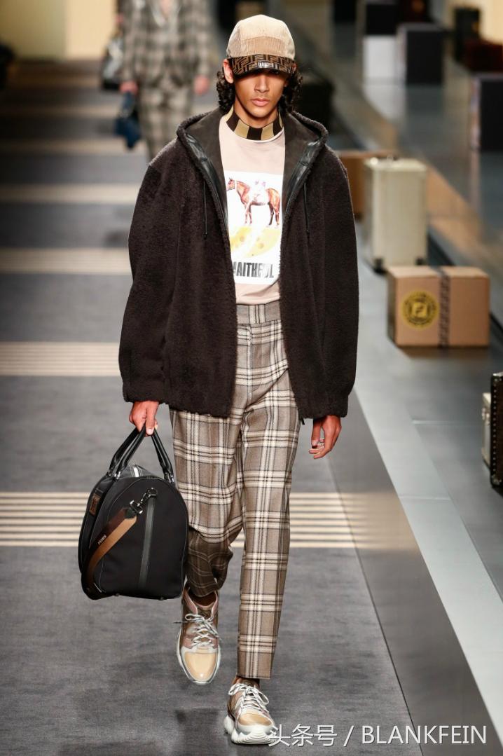 fendi芬迪2018春夏时装秀,芬迪fendi2016秋冬时装秀