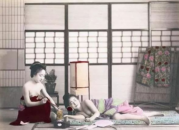 要靠法律才能阻止的性开放，这个民族到底有多饥渴