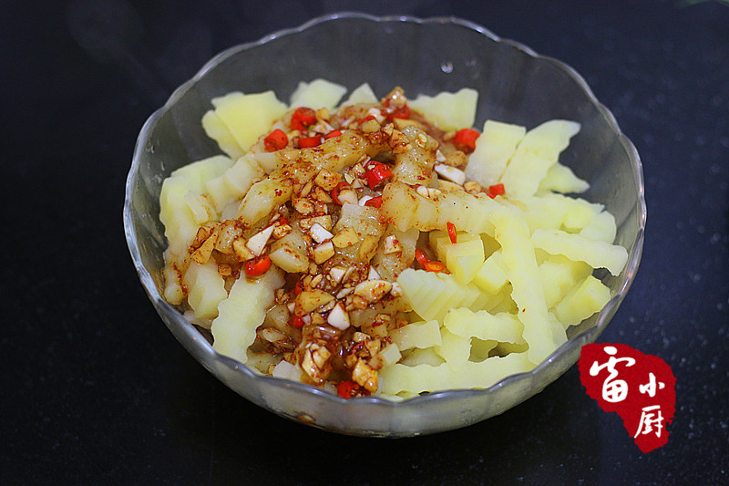 土豆最好吃的做法加淀粉,用土豆煮美食又简单又好吃