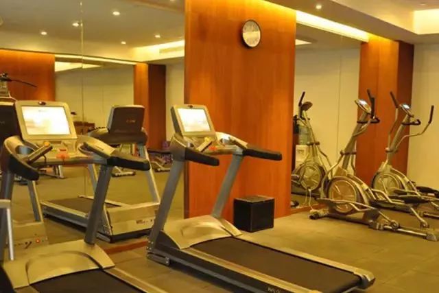 附近的旅游景点温泉自助餐一体,附近吃喝玩乐一体的温泉