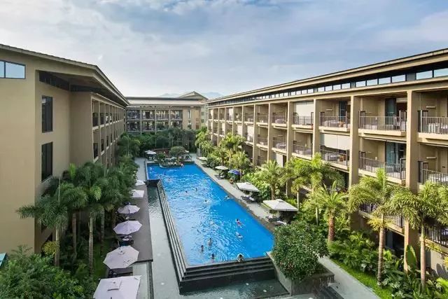 附近的旅游景点温泉自助餐一体,附近吃喝玩乐一体的温泉