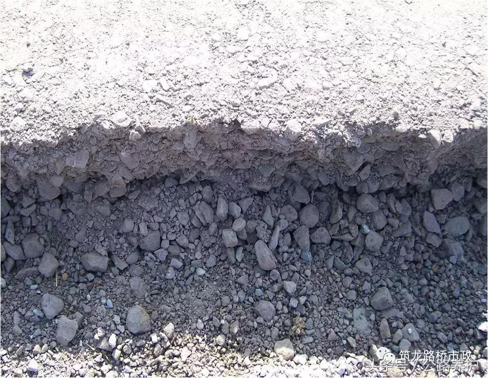 公路水稳层施工规范是什么,公路水稳层施工在几个月