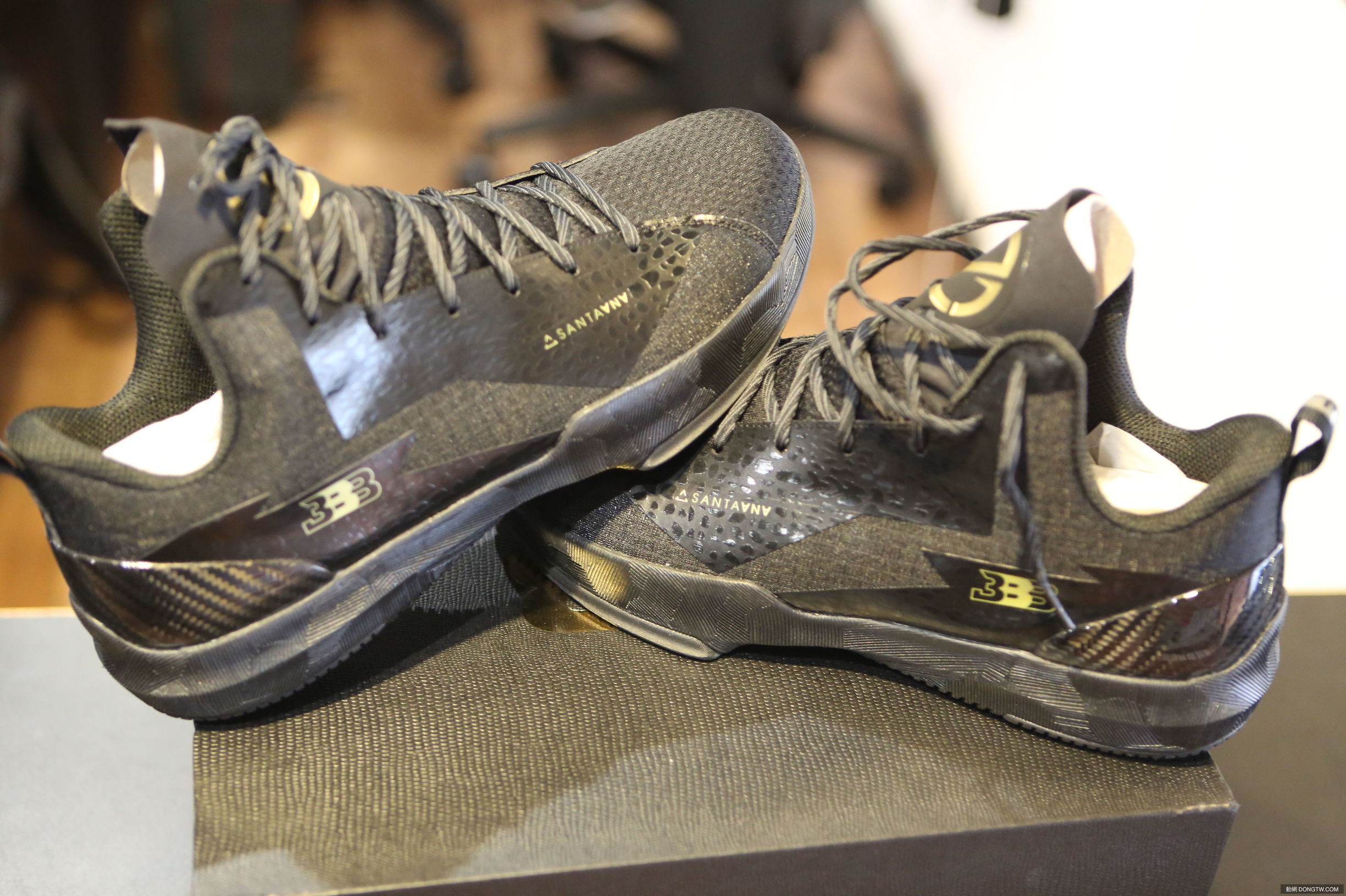 球哥签名鞋多少钱,球哥篮球鞋