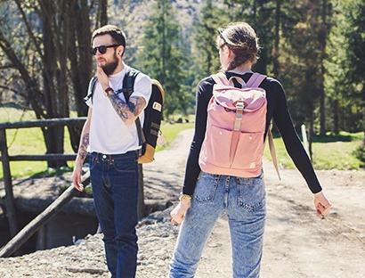 去旅行,你需要一款百搭的包包