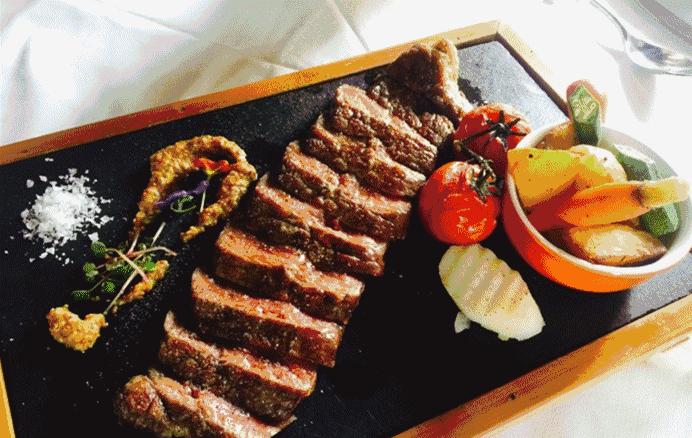 比较好吃的牛排推荐,京城最霸气的战斧牛排