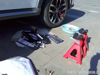 自带机油机滤找汽修厂更换多少钱,自己更换机油机滤