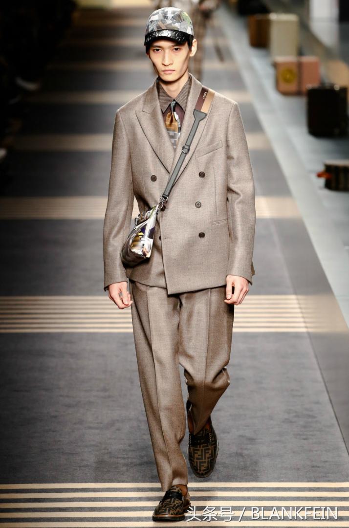 fendi芬迪2018春夏时装秀,芬迪fendi2016秋冬时装秀