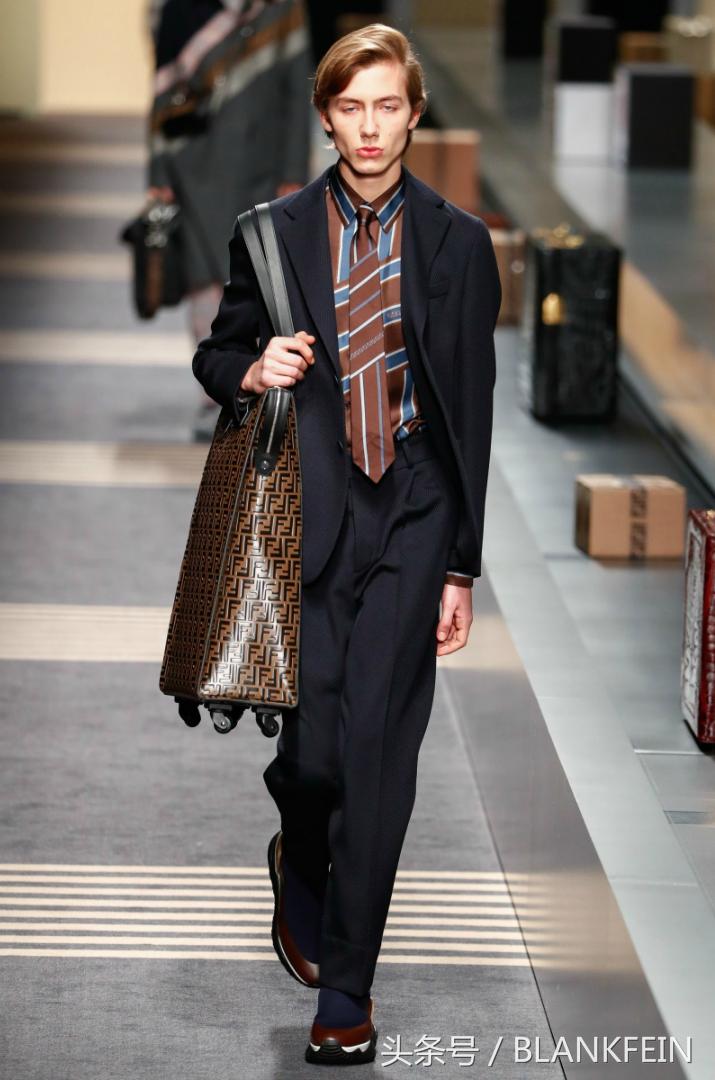 fendi芬迪2018春夏时装秀,芬迪fendi2016秋冬时装秀
