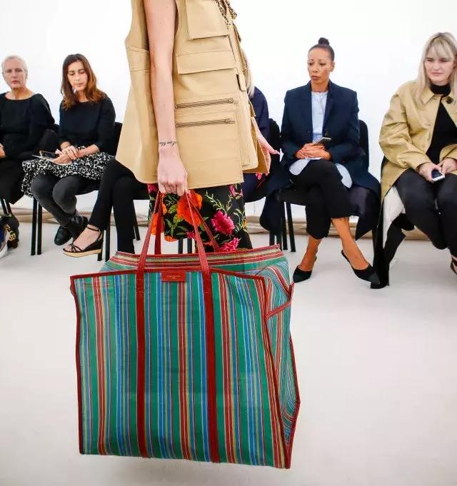 2017年度戏精盘点,把批发袋卖成爆款、把脚垫做成裙子还卖1万元