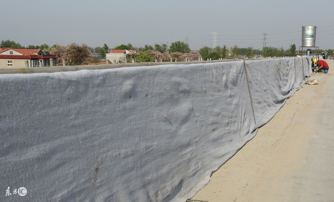 混凝土冬季需要洒水养护吗,冬季施工混凝土养护测温记录