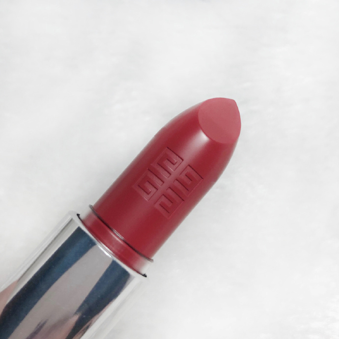 纪梵希2.8克002唇膏,纪梵希小羊皮104停产了吗