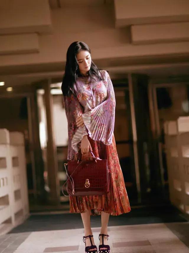 唐嫣同款gucci虎头包,唐嫣今年最爱用的包包都在这